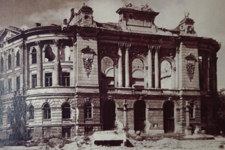 Zdjęcie Gmachu Głównego PW po Powstaniu Warszawskim