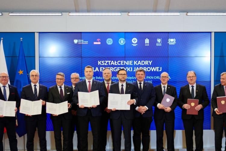 Zdjęcie sygnatariuszy listu intencyjnego