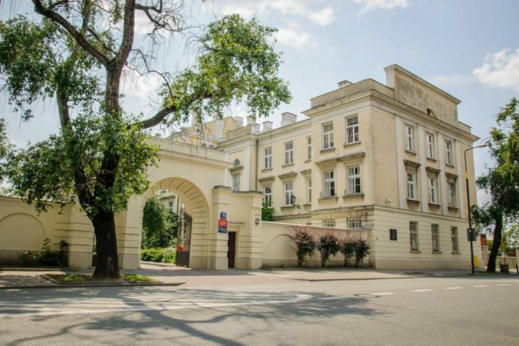 Zdjęcie budynku Szkoły Biznesu Politechniki Warszawskiej