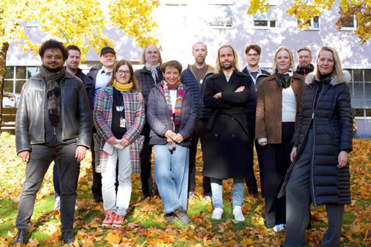 Na zdjęciu grupa osób - uczestników projektu SCENE-B