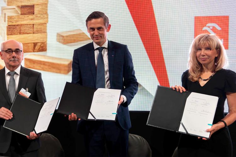 Na zdjęciu: podpisanie porozumienia o współpracy na rzecz rozwoju technologii wodorowych i paliw syntetycznych
