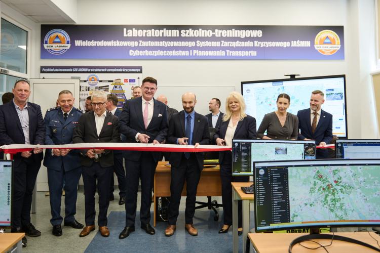 Na zdjęciu: uroczyste otwarcie Laboratorium Zarządzania Kryzysowego JAŚMIN na PW