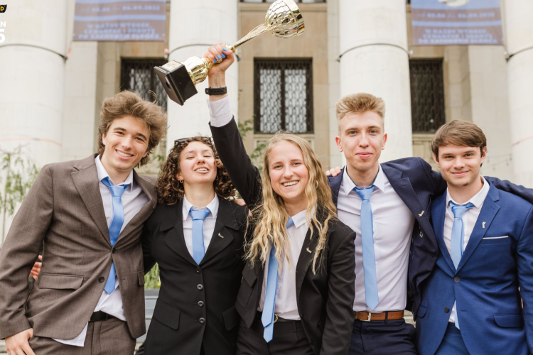 Na zdjęciu: zwycięzcy krajowego finału Enactus Poland National Competition 