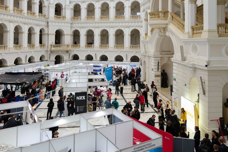 Na zdjęciu XXII Targi Kół Naukowych i Organizacji Studenckich KONIK