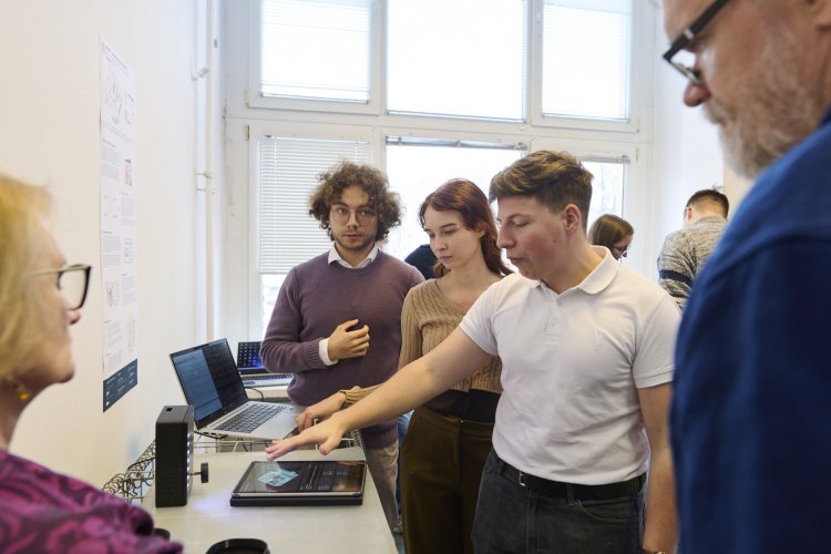 Prezentacja projektów realizowanych wspólnie przez studentów WEiTI i WAPW