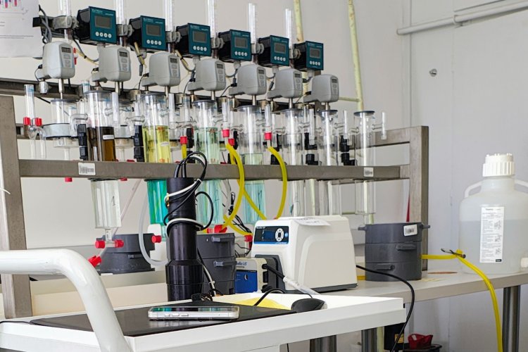 Na zdjęciu: stanowisko pracy stażysty w laboratorium