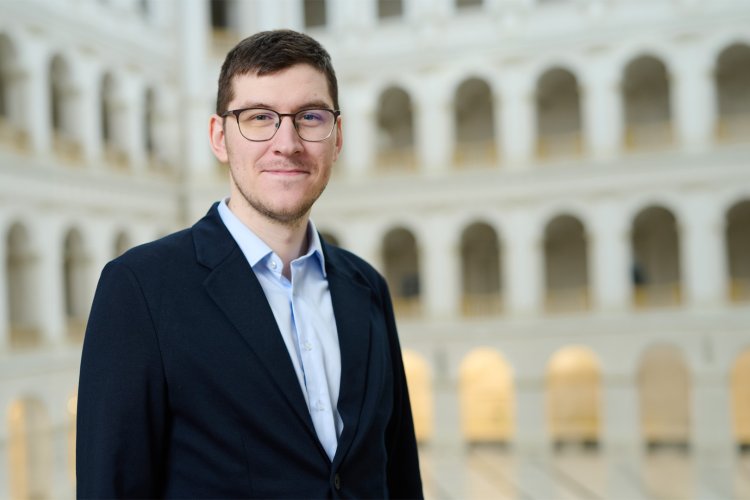 Na zdjęciu dr hab. inż. Artur Kasprzak, prof. uczelni