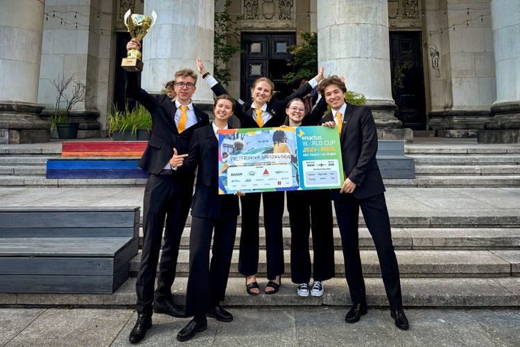 Na zdjęciu: Enactus PW - zwycięzca Enactus National Cup