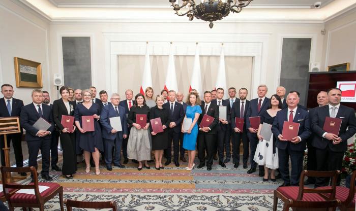 Zdjęcie laureatów godła "Teraz Polska"