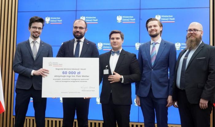 Zdjęcie laureatów nagrody Ministra Edukacji i Nauki z Politechniki Warszawskiej