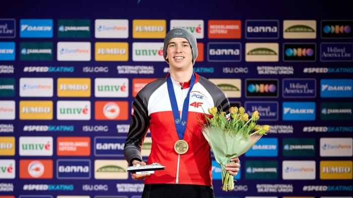 Na zdjęciu Marek Kania na podium mistrzostw Europy