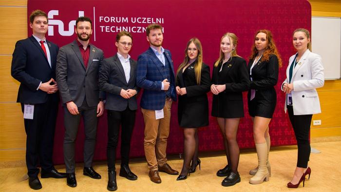 Na zdjęciu studenci - członkowie prezydium Forum Uczelni Technicznych 