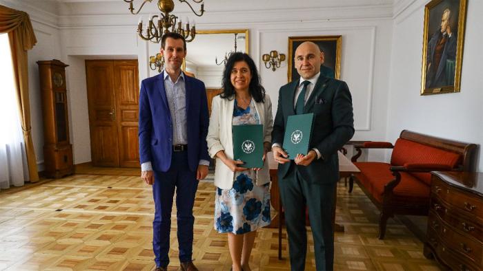 Na zdjęciu dr hab. Marcin Ratajczak, prof. SGGW, Dziekan Wydziału Ekonomicznego, prof. dr hab. inż. Agnieszka Bitkowska, Dziekan Wydziału Zarządzania, prof. dr hab. Marcin Gołębiewski, Prorektor ds. rozwoju SGGW 