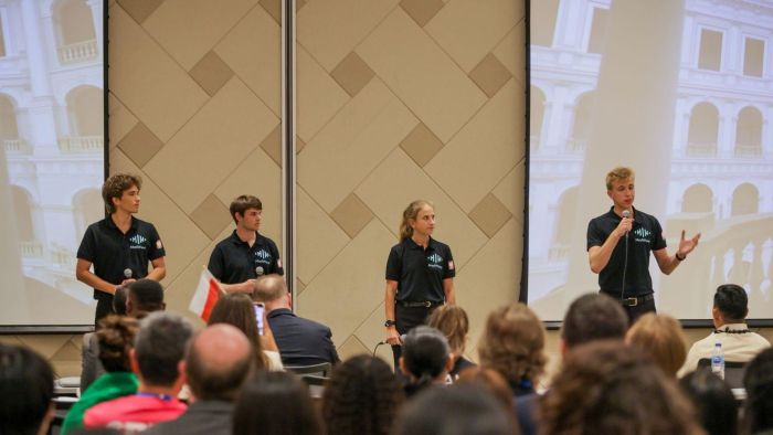 Zespół MedWave podczas Enactus World Cup 2025 w Bangkoku 