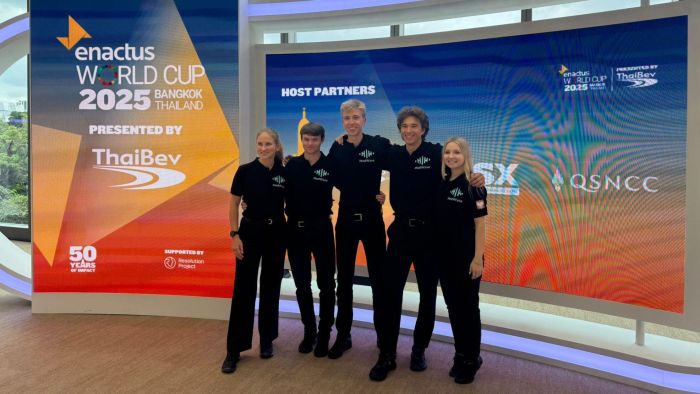 Zespół MedWave podczas Enactus World Cup 2025 w Bangkoku 