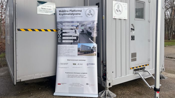 Na zdjęciu Mobilna Platforma Kryminalistyczna 