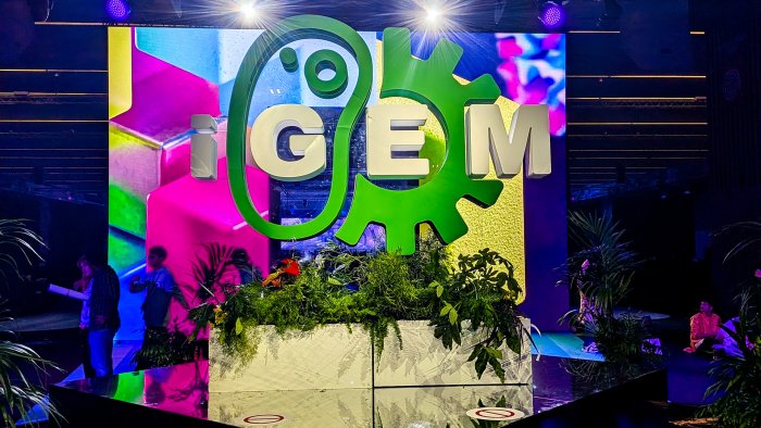 Na zdjęciu dekoracja na konkursie iGEM 