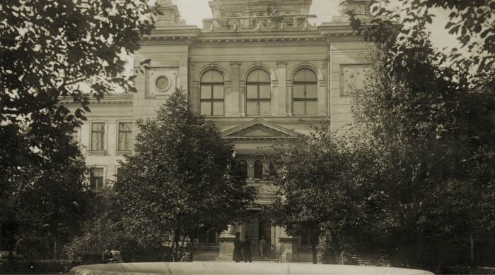 Na zdjęciu Gmach Fizyki i Elektrotechniki Politechniki Warszawskiej, ok. 1925