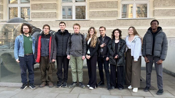 Na zdjęciu studenci realizujący projekt CanSat