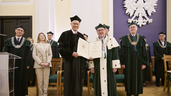 Na zdjęciu: prof. Paolo Giubellino i prof. Krzysztof Zaremba, Rektor PW