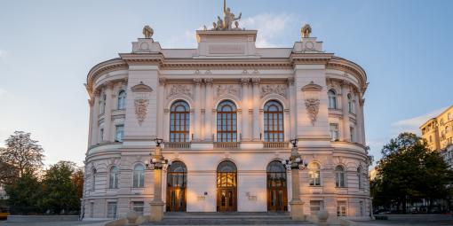 Zdjęcie Gmachu Głównego Politechniki Warszawskiej