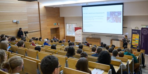 Na zdjęciu uczestnicy debaty z cyklu „Absolwenci w branży”