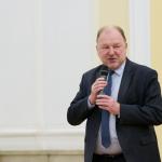 Na zdjęciu prof. Krzysztof Zaremba po ogłoszeniu wyniku wyborów