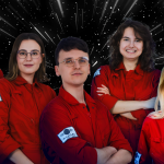 Na zdjęciu pięć osób tworzących zwycięski zespół w konkursie Mars Base Challenge