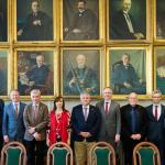 Na zdjęciu przedstawiciele Politechniki Warszawskiej i delegacji z Peru