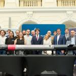 Na zdjęciu rakieta Twardowsky 2 oraz jej twórcy