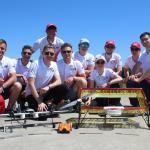 Na zdjęciu studenci z Koła Naukowego SAE AeroDesign wraz ze swoimi samolotami