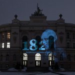 Gmach Główny z jubileuszową iluminacją